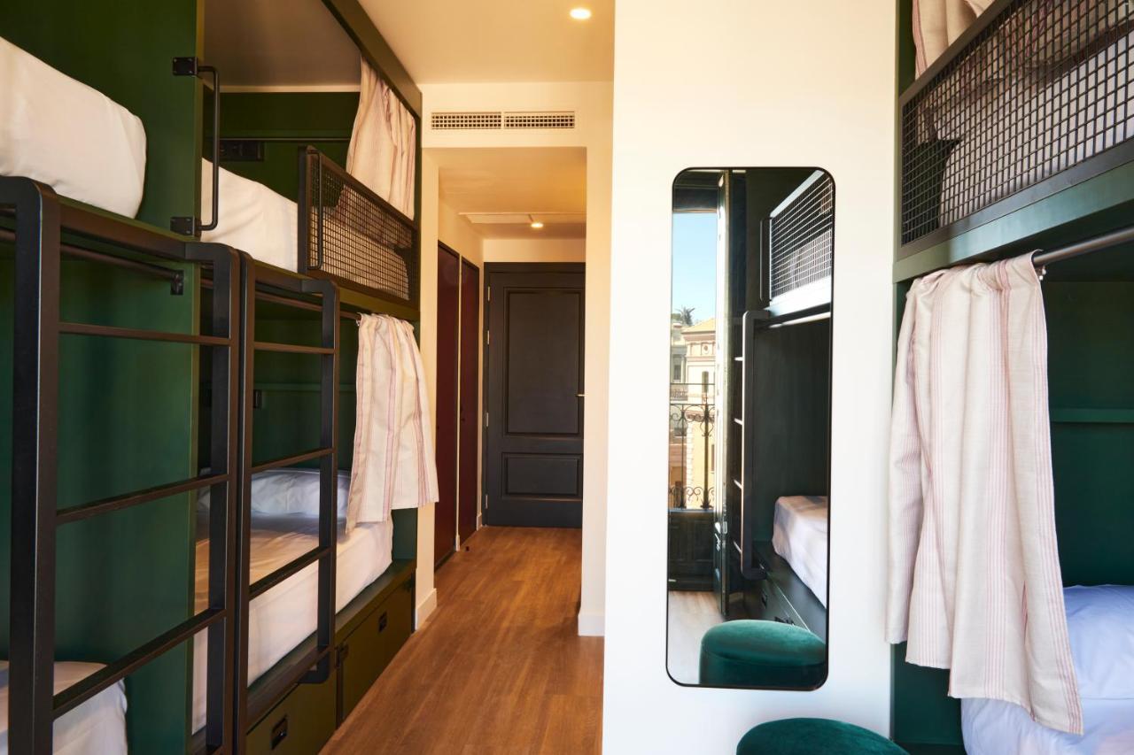 Latroupe Prado Hostel مدريد المظهر الخارجي الصورة