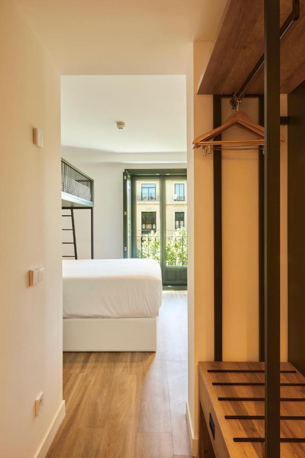 Latroupe Prado Hostel مدريد المظهر الخارجي الصورة