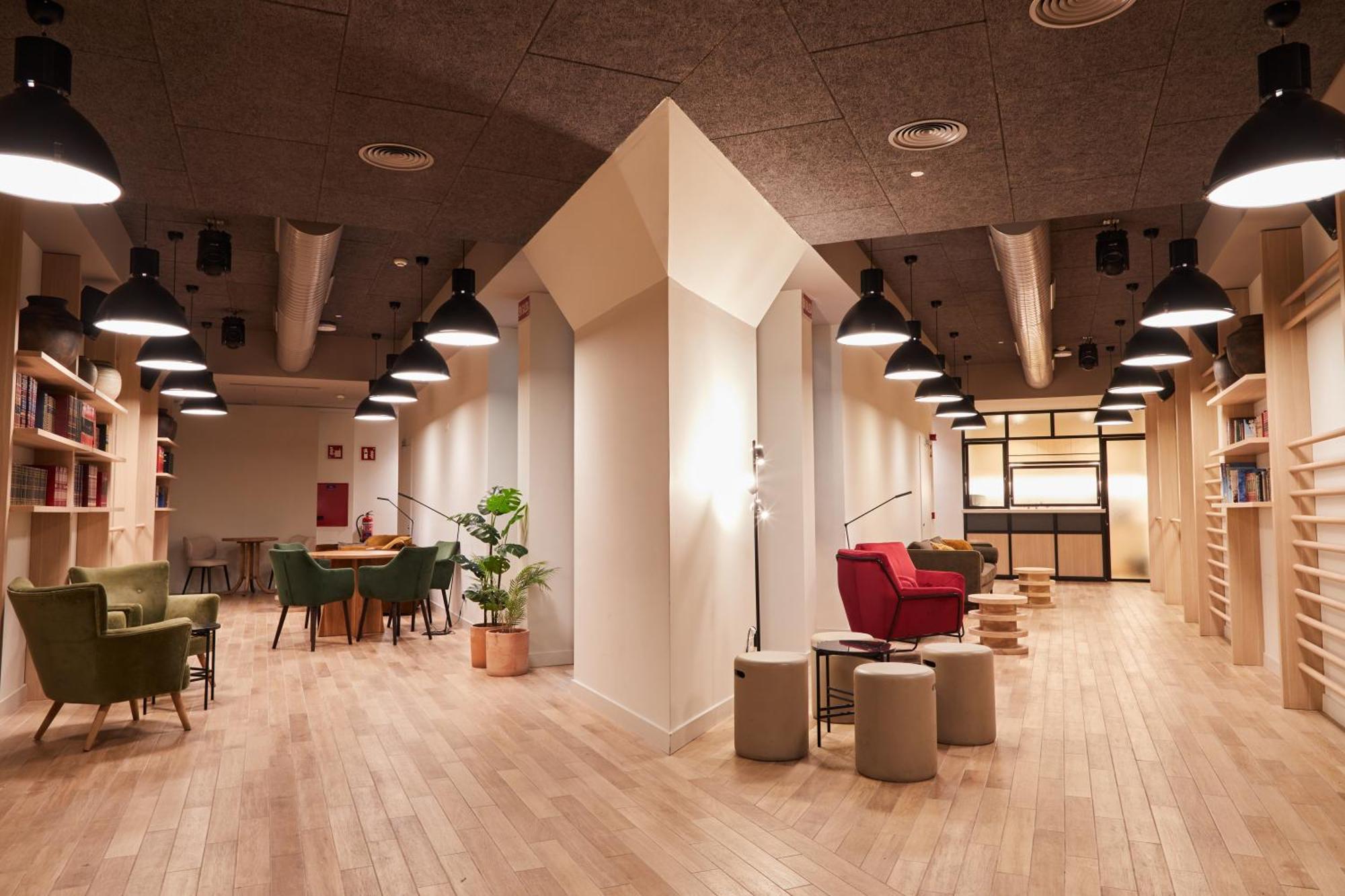 Latroupe Prado Hostel مدريد المظهر الخارجي الصورة