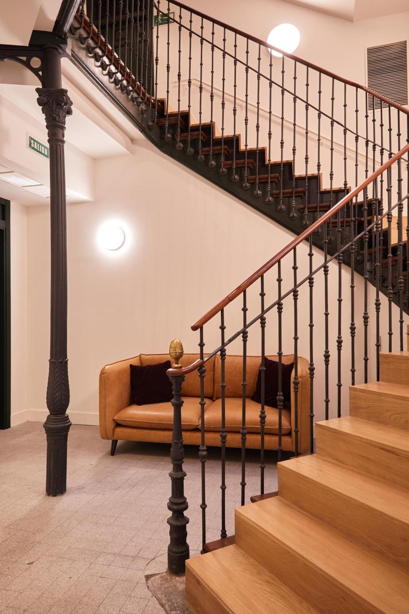 Latroupe Prado Hostel مدريد المظهر الخارجي الصورة