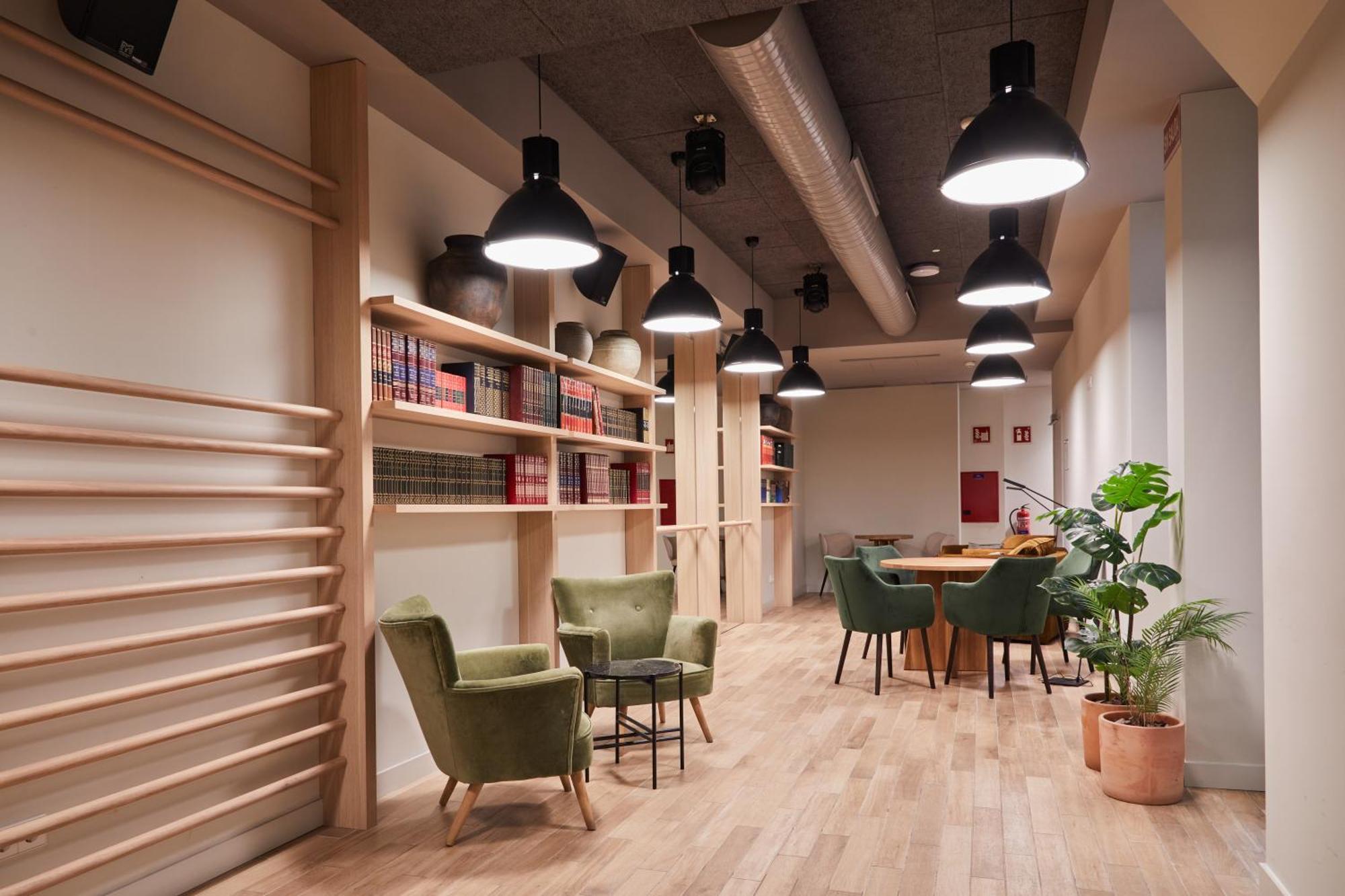 Latroupe Prado Hostel مدريد المظهر الخارجي الصورة