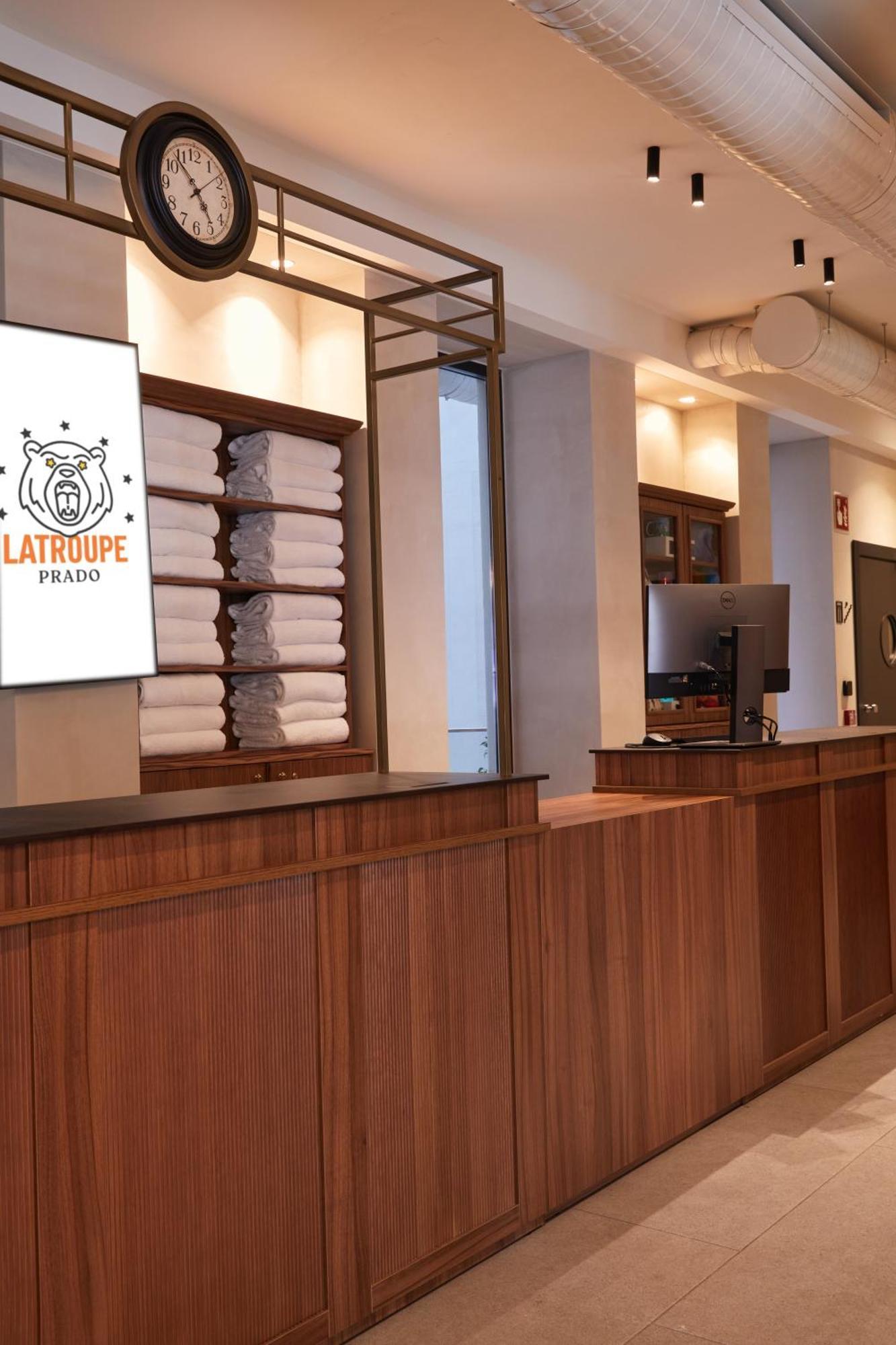 Latroupe Prado Hostel مدريد المظهر الخارجي الصورة