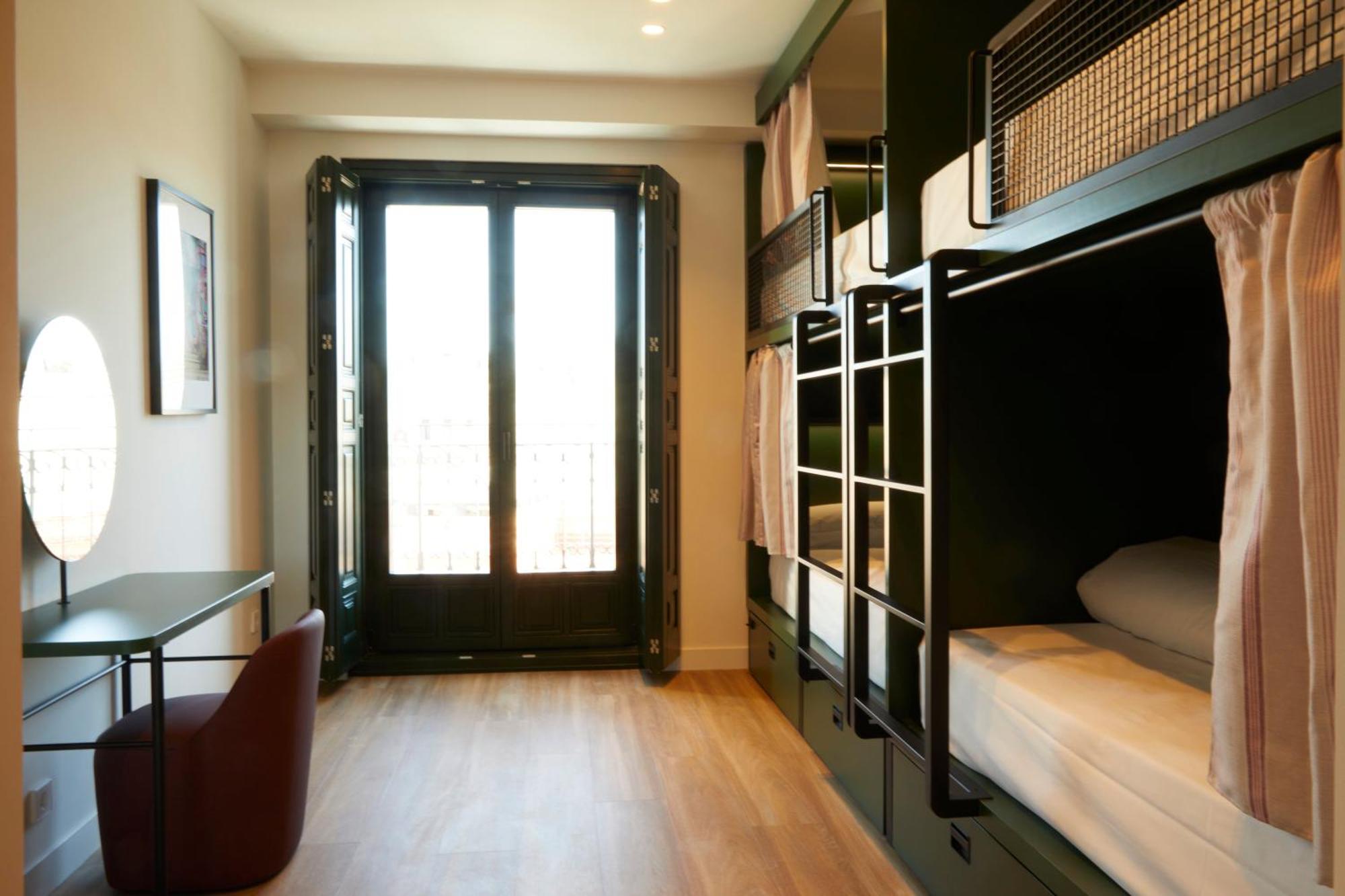 Latroupe Prado Hostel مدريد المظهر الخارجي الصورة